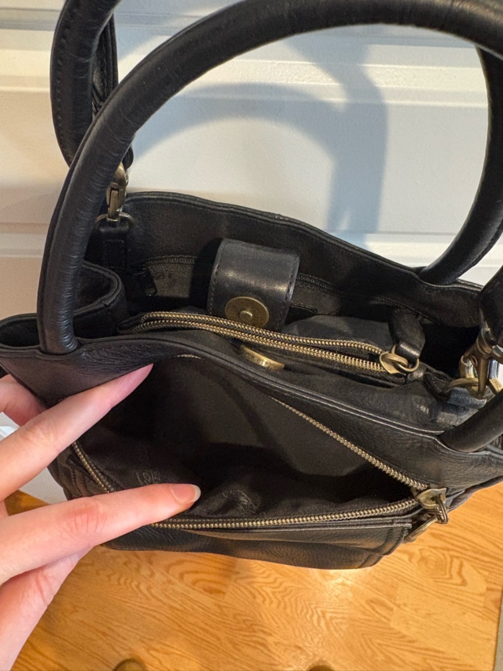Fossil Black Pebbled Leather Crossbody Bag with Key Charm - Picture 4 of 12